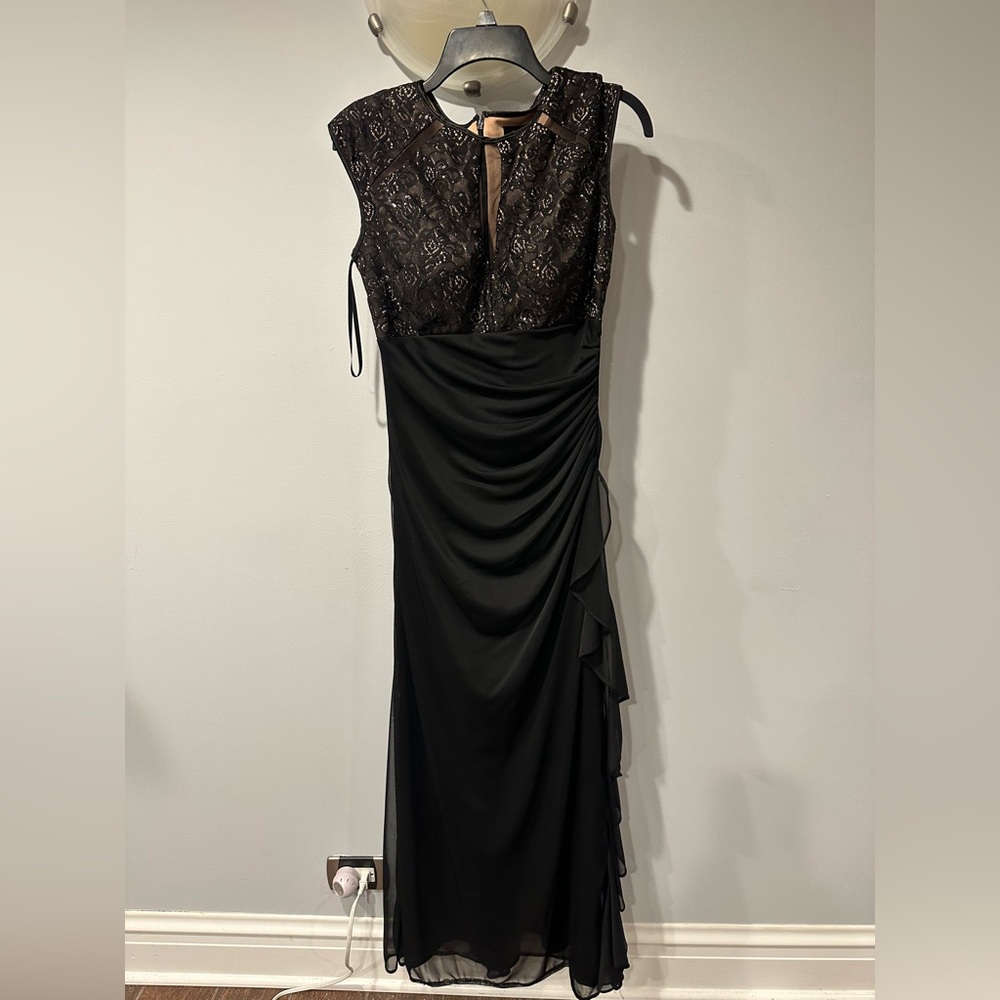 Betsy & Adam Black Lace Maxi Dress
